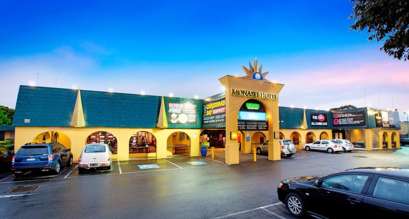 nightcap at monash hotel