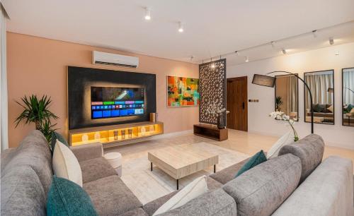 a spacious 2 br property with luxury details