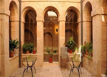 El Convento De Lillo,,2 star