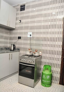 Slim Anyaiwe Apartments,,5 star
