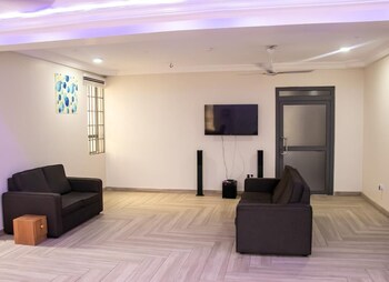 The Grange Hotel,,3 star