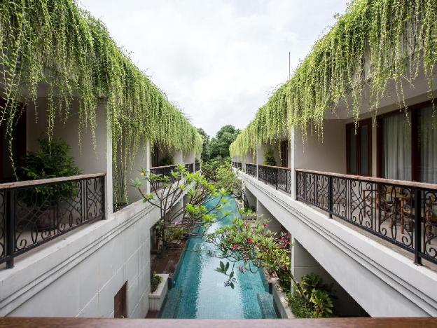 seminyak lagoon all suites hotel