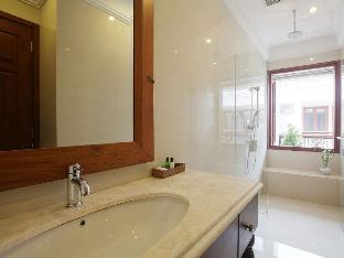 seminyak lagoon all suites hotel