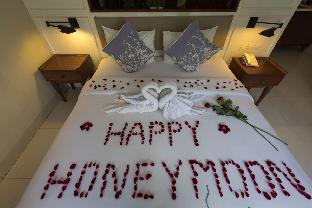 seminyak lagoon all suites hotel