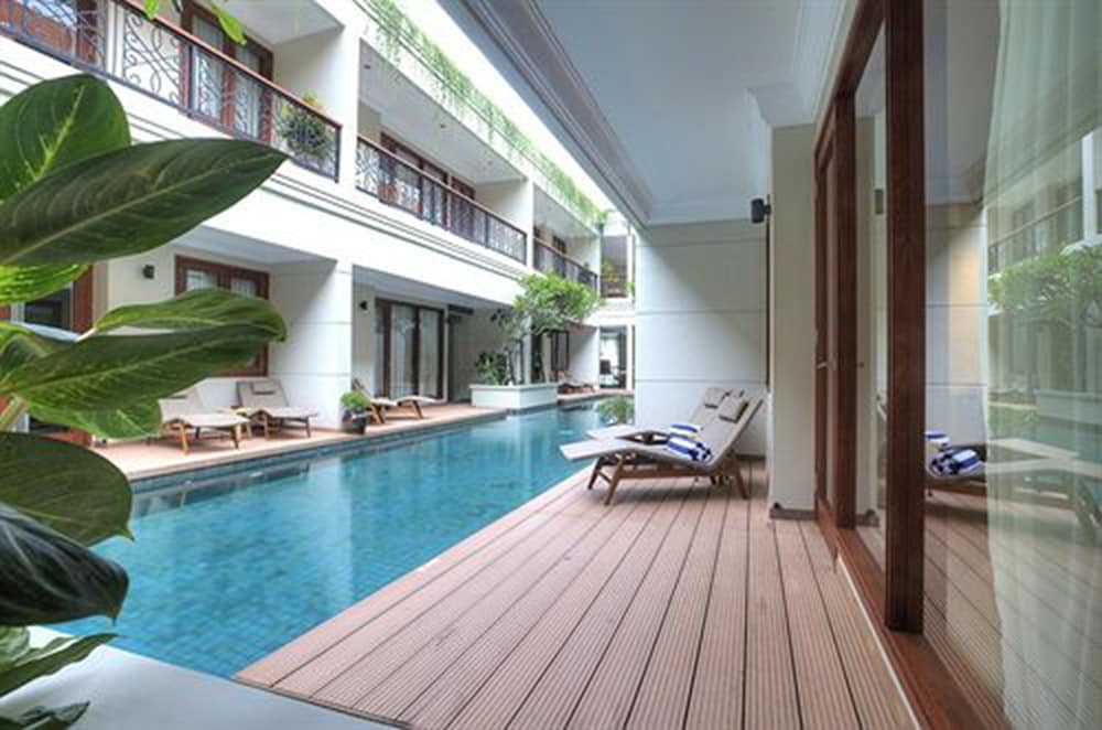 seminyak lagoon all suites hotel