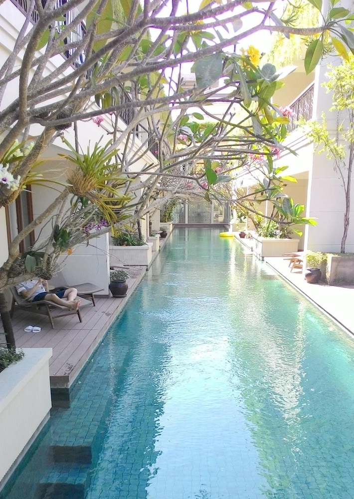 seminyak lagoon all suites hotel