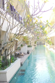 seminyak lagoon all suites hotel