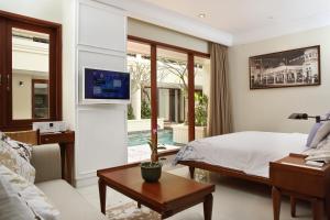 seminyak lagoon all suites hotel
