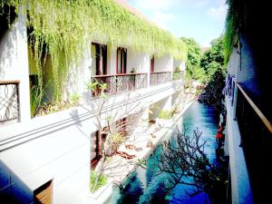 seminyak lagoon all suites hotel