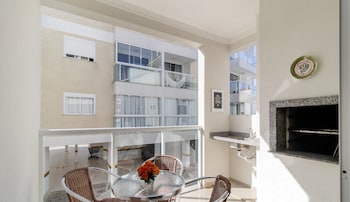 2 bedroooms apt w bbq 500m from the beach pts0101