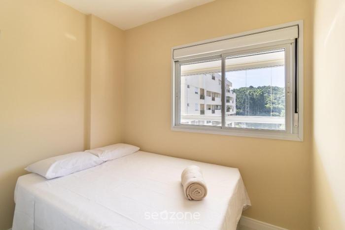 apt with private barbecue and pool pea1301