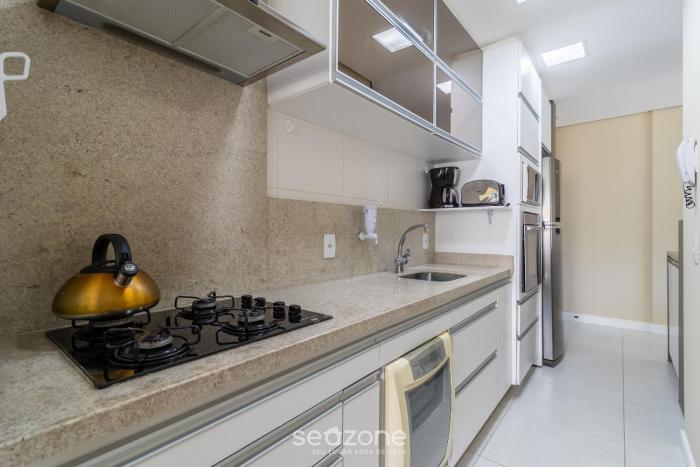 apt with private barbecue and pool pea1301