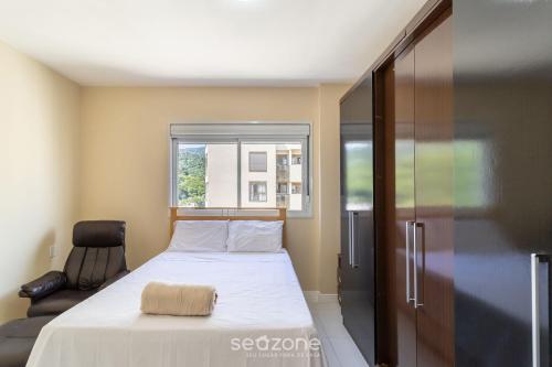 apt with private barbecue and pool pea1301
