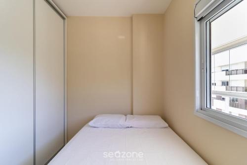apt with private barbecue and pool pea1301