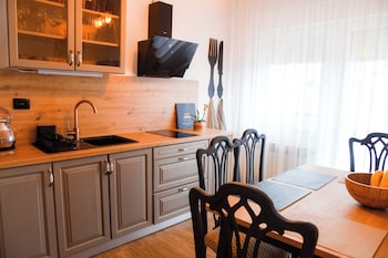 tweet apartments