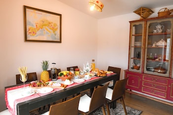 tweet apartments