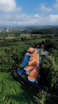 tumbu retreat