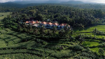 tumbu retreat