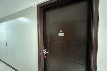 Avida Units Staycation Near Ayala Serin Tagaytay,,3 star
