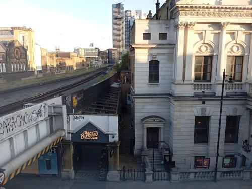 shoreditch by excel apartments