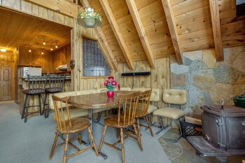castle rock cabin 2
