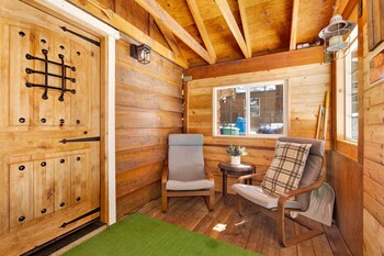 lilys bear cabin 2544