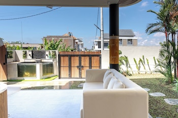 Sascanaluna Padma Bali,,2 star