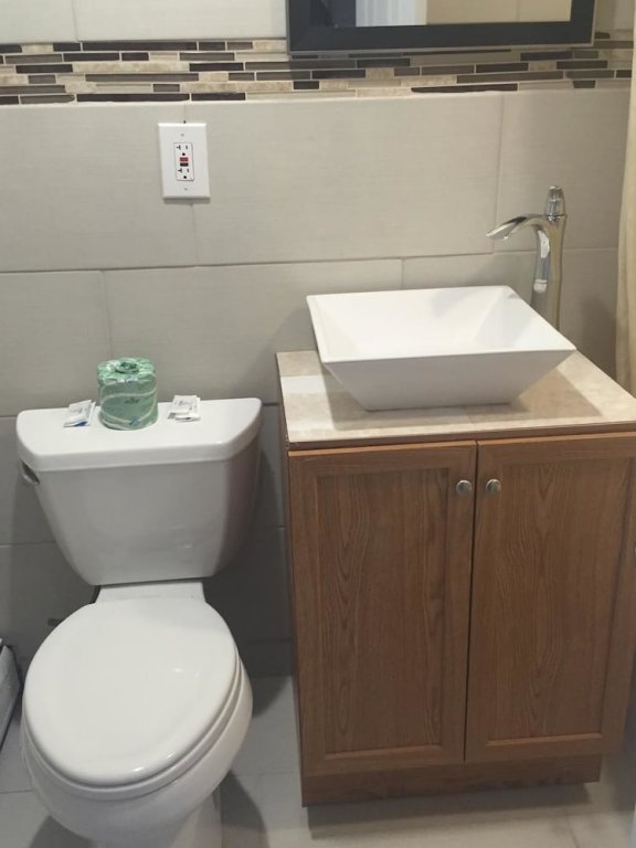 Royal Inn,Buffalo>>Amherst,2 star