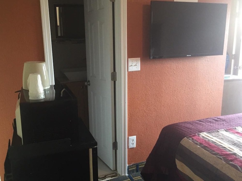 Royal Inn,Buffalo>>Amherst,2 star