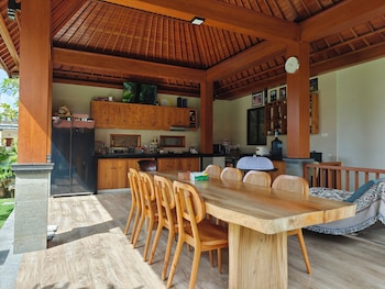 ayuna guest house