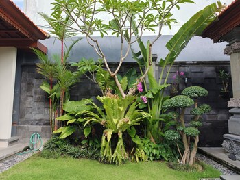 ayuna guest house