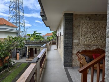 ayuna guest house