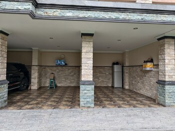 ayuna guest house
