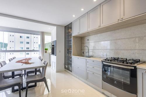 3 suite apt 280m from sea in itapema vga1002