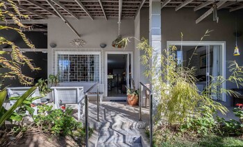 2br house w pool and bbq in penha tzs210