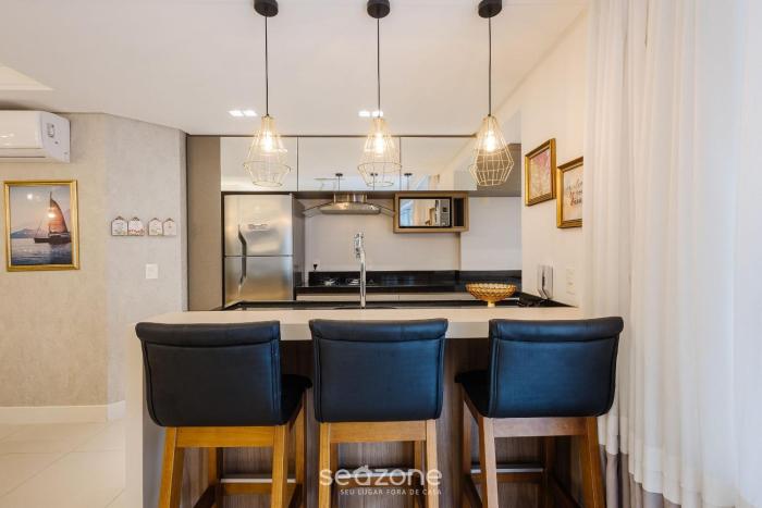 sophisticated 3br apt 200m from beach seo0702