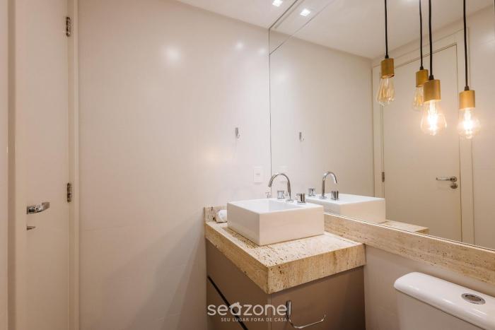 sophisticated 3br apt 200m from beach seo0702