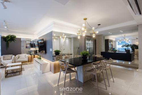 sophisticated 3br apt 200m from beach seo0702
