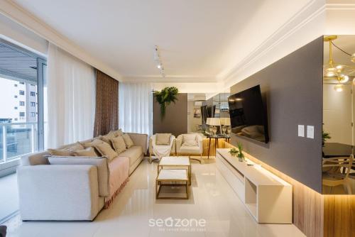 sophisticated 3br apt 200m from beach seo0702