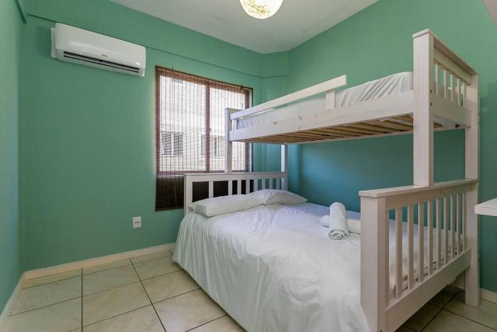 apartment 110m from ingleses beach eve0104