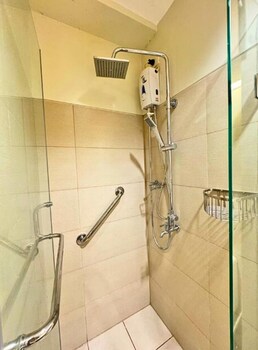 need place to stay in tagaytay book now