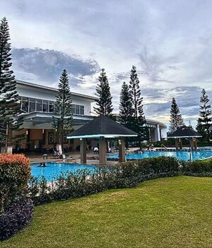 need place to stay in tagaytay book now