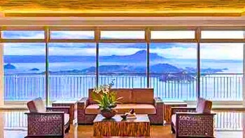need place to stay in tagaytay book now