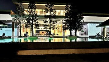 need place to stay in tagaytay book now