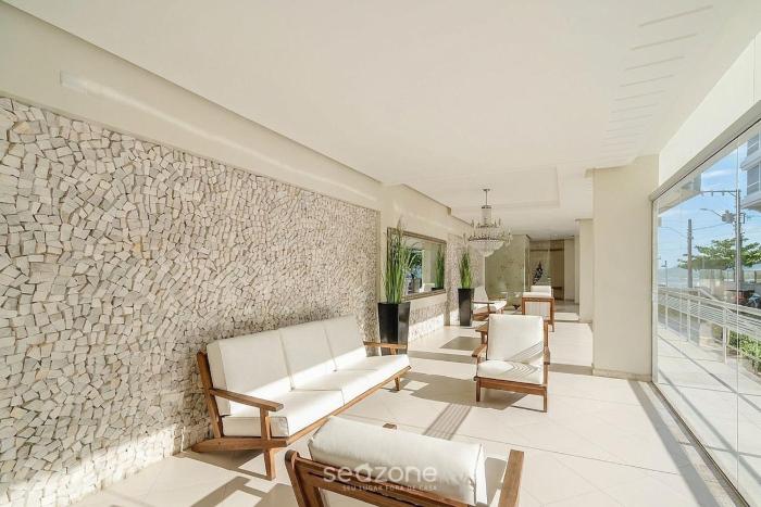 seaview apt w bbq 50m from beach att0602