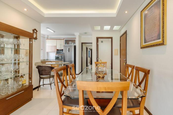 seaview apt w bbq 50m from beach att0602