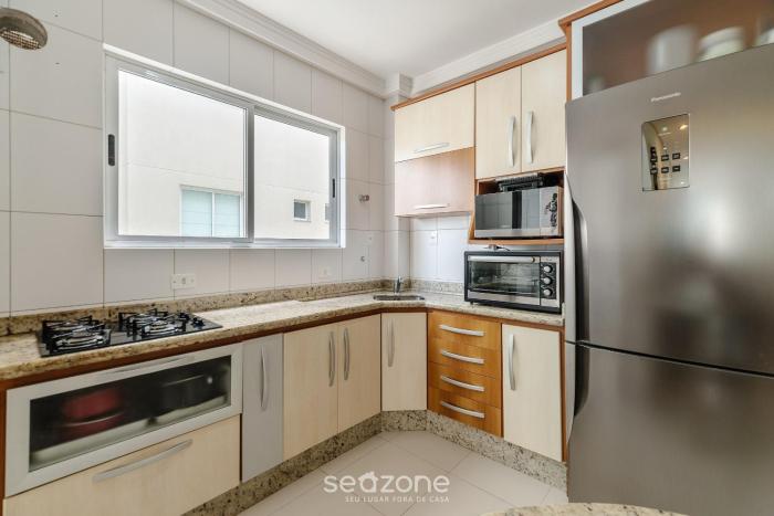 seaview apt w bbq 50m from beach att0602