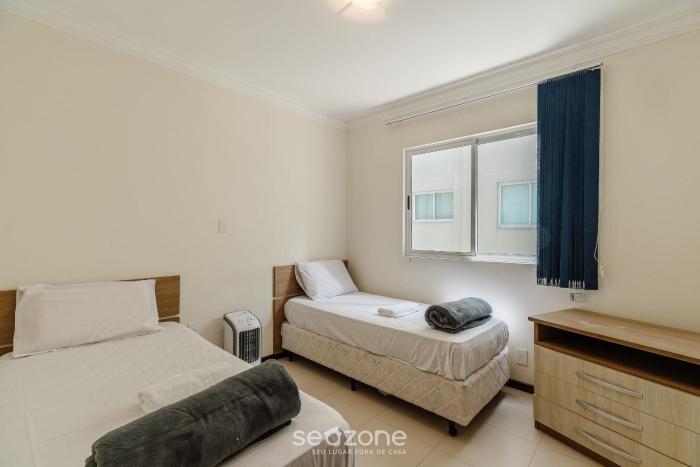 seaview apt w bbq 50m from beach att0602