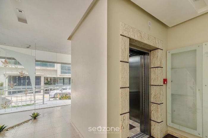 seaview apt w bbq 50m from beach att0602