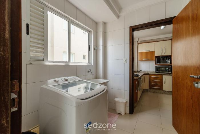 seaview apt w bbq 50m from beach att0602